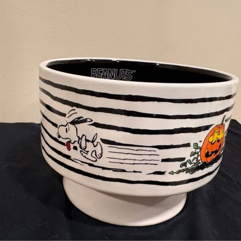 Peanuts Rae Dunn Snoopy Halloween Howler Bowl